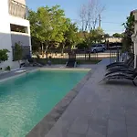 Havre De Bien-etre Avec Piscine Et Jacuzzi Ribaute-les-Tavernes