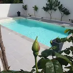Havre De Bien-etre Avec Piscine Et Jacuzzi Villa