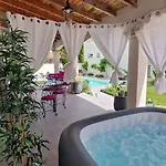Havre De Bien-etre Avec Piscine Et Jacuzzi Villa