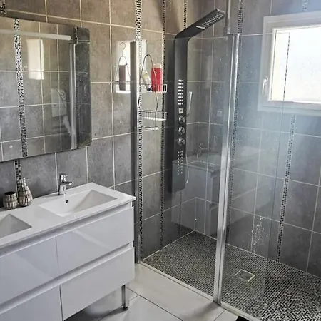 Havre De Bien-etre Avec Piscine Et Jacuzzi Villa *