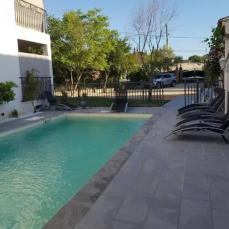 Havre De Bien-etre Avec Piscine Et Jacuzzi Ribaute-les-Tavernes