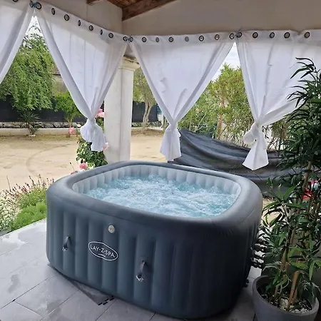 Havre De Bien-etre Avec Piscine Et Jacuzzi * Ribaute-les-Tavernes