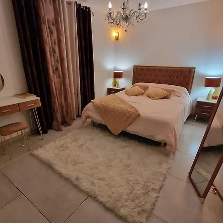 Villa Havre De Bien-etre Avec Piscine Et Jacuzzi