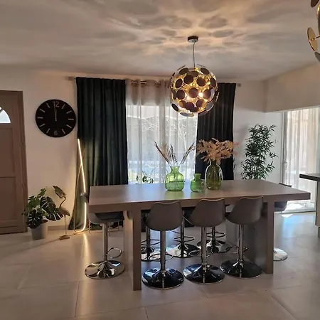 Havre De Bien-etre Avec Piscine Et Jacuzzi Ribaute-les-Tavernes