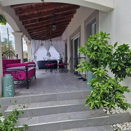 Havre De Bien-etre Avec Piscine Et Jacuzzi Villa *